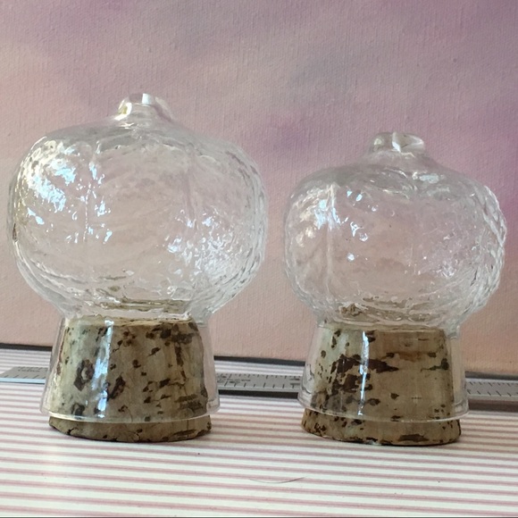 Radish Glass Shaped Containers X2 w/ Cork Tops - Picture 2 of 4